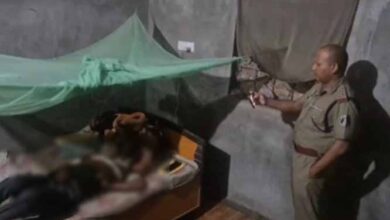 बंद कमरे से युवक का खून से लथपथ शव बरामद
