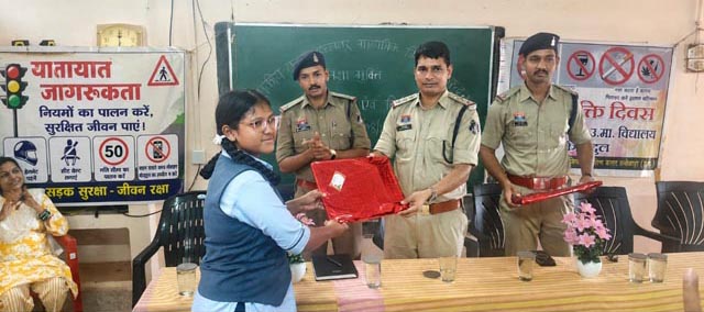 निबंध व चित्रकला प्रतियोगिता में 78 प्रतिभागियों ने लिया हिस्सा