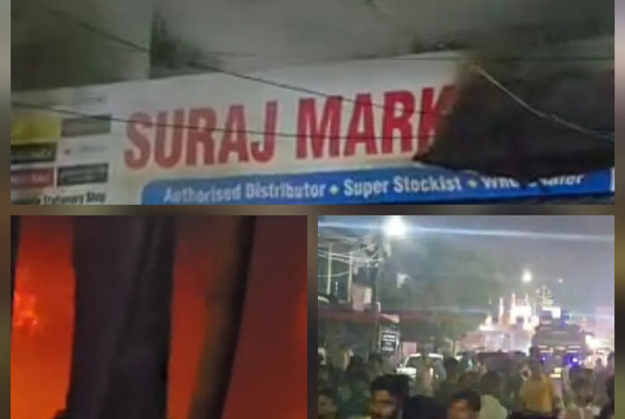 बुक डिपो में लगी आग, लाखों का हुुआ नुकसान बुक डिपो में लगी आग, लाखों का हुुआ नुकसान